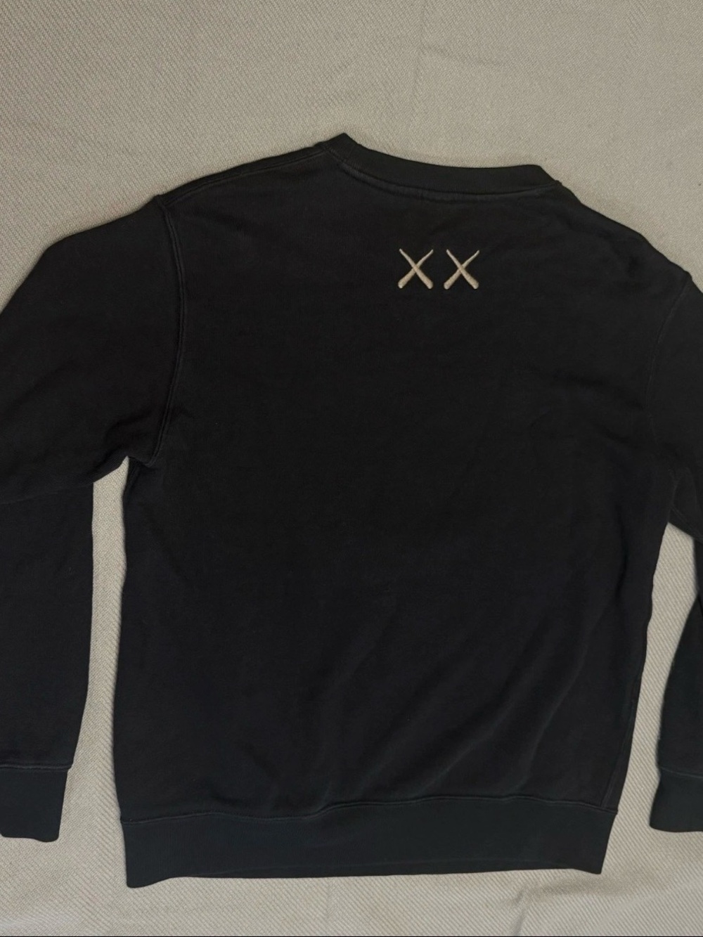 Uniqlo x KAWS Black Crewneck Sweater Companion Graphic Ch/13 - Adult Sm Pullover - Picture 2 of 9